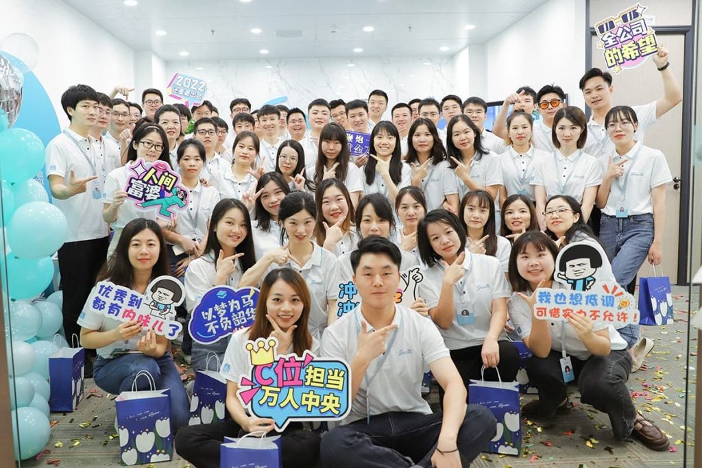 starmax-staff-photo-1024x683 非凡国际(中国区)-官方网站